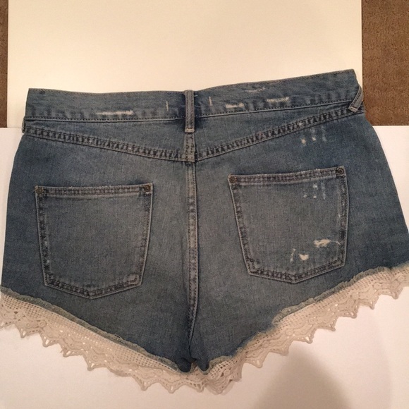 Free People lace detail shorts - Picture 5 of 5